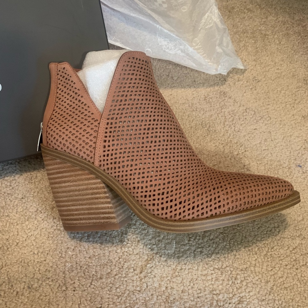 Vince Camuto boots